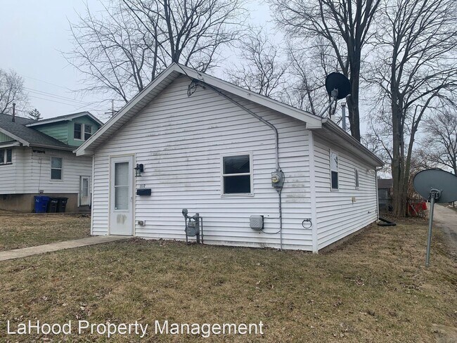 Building Photo - 2 br, 1 bath House - 1112 E Division Ave