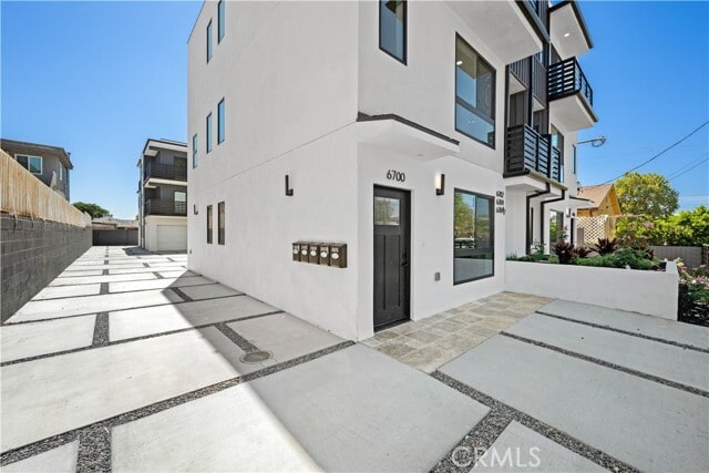 Building Photo - 6704 Kester Ave
