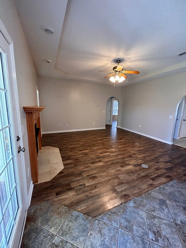 Building Photo - Fountain Crest Subdivision!