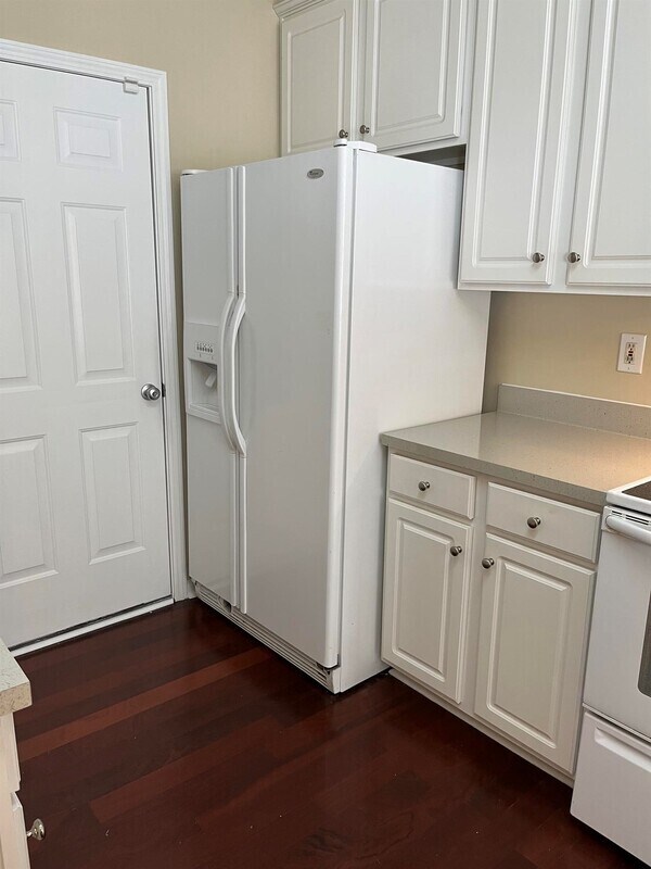 Foto del edificio - 6338 Morningview Ct