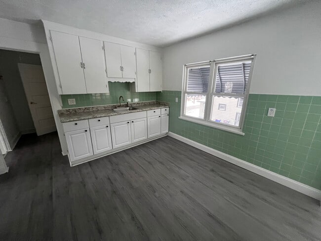 Photo - 4302 W 30th St Apartment