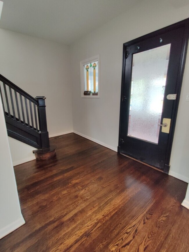 Building Photo - 4328 N Sawyer Ave