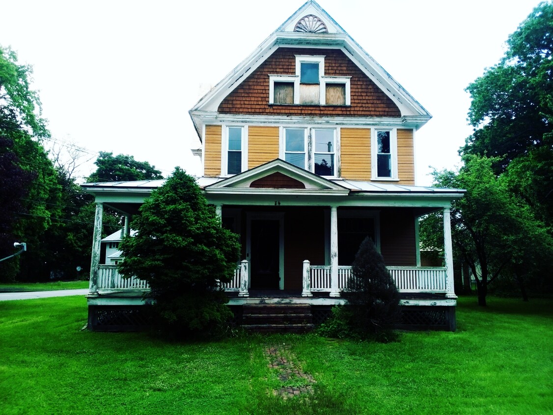 Foto principal - 76 Old Point Ave