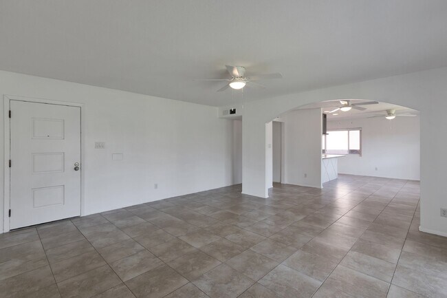 Foto del edificio - 8513 E Rancho Vista Dr