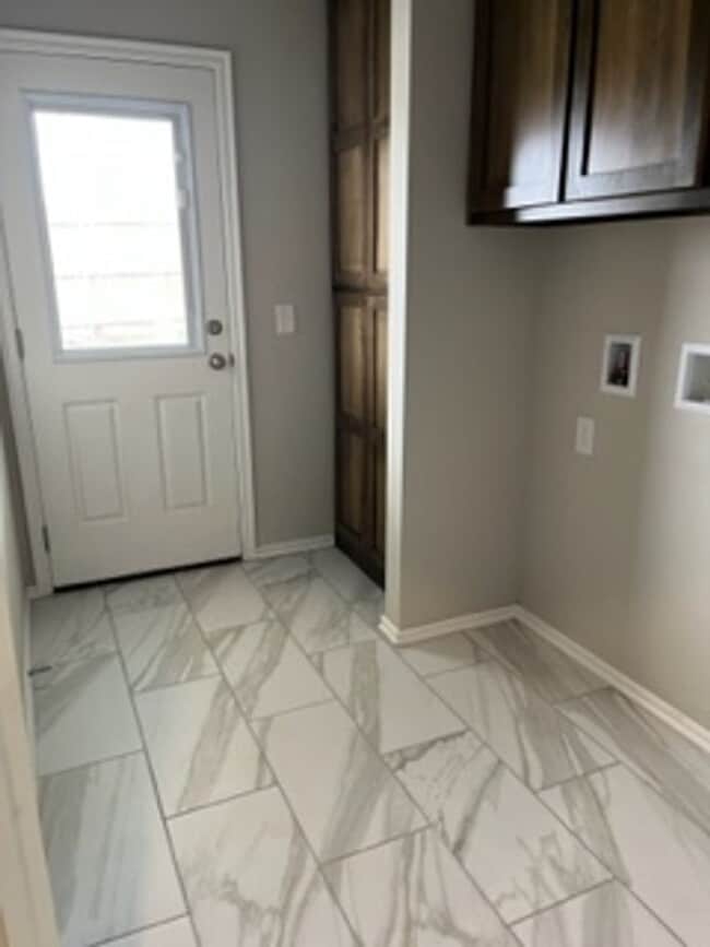 Building Photo - 1st Month Free!