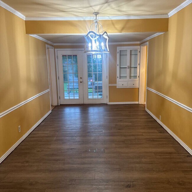 Foto del edificio - 209 N Pinecrest Dr