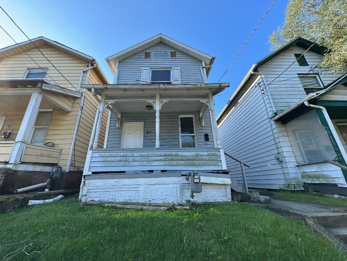 Foto principal - 418 E Division St