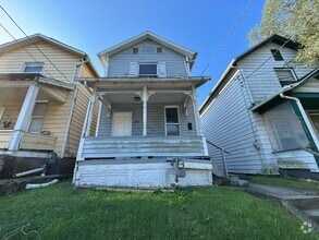 Building Photo - 418 E Division St