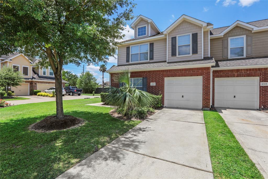 Foto principal - 8315 Greys Ln