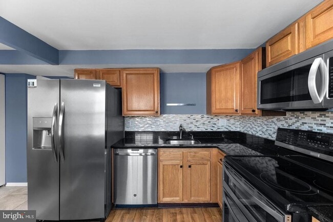 Building Photo - 5333 King Arthur Cir