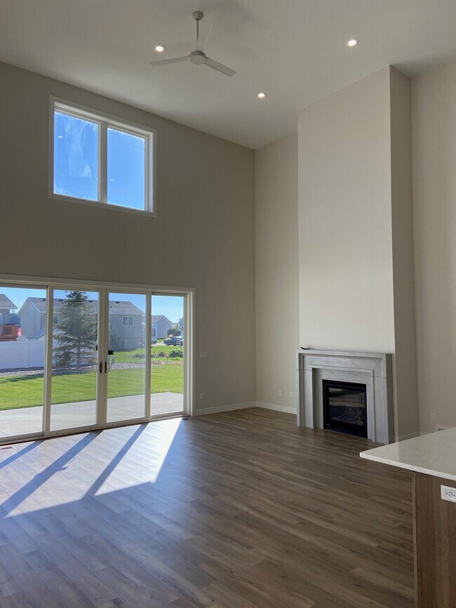 205 Lennox Dr, Bismarck, ND 58504 House Rental in Bismarck, ND