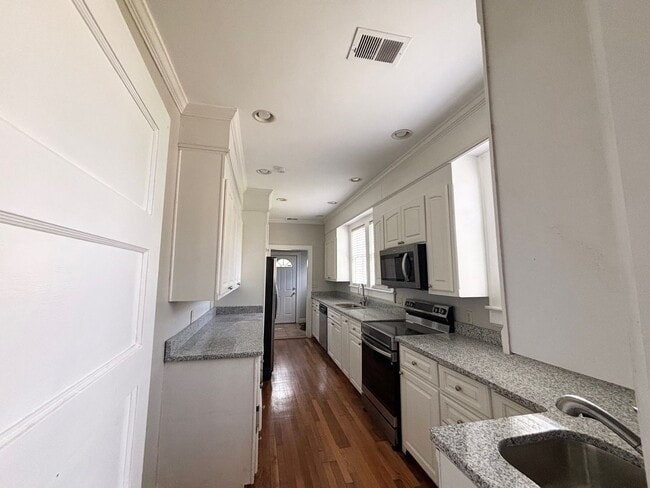 Building Photo - 405 S Edisto Ave
