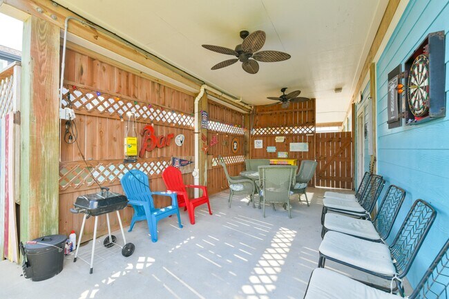 Building Photo - 4131 Jackson Dr