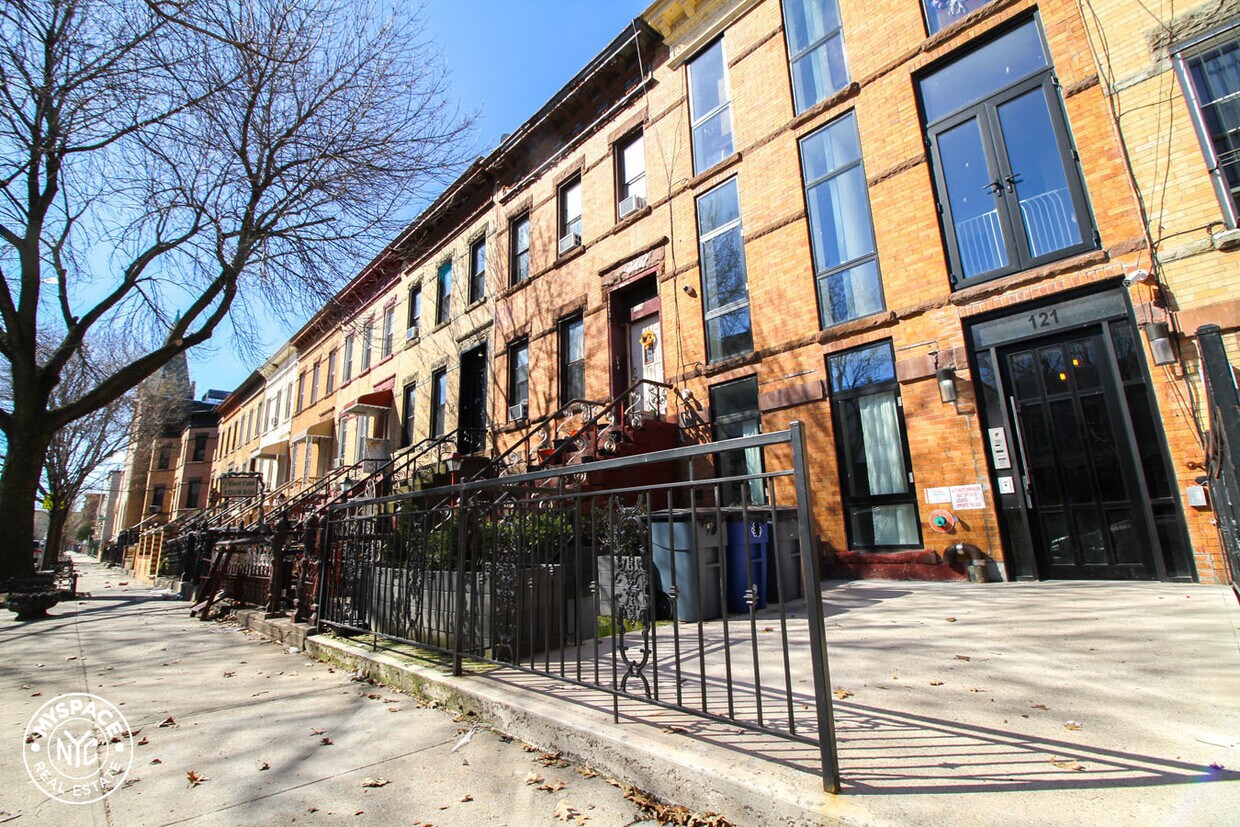 Building Photo - 121 Woodbine St