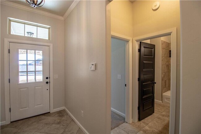 Foto del edificio - 813 NW 188th St