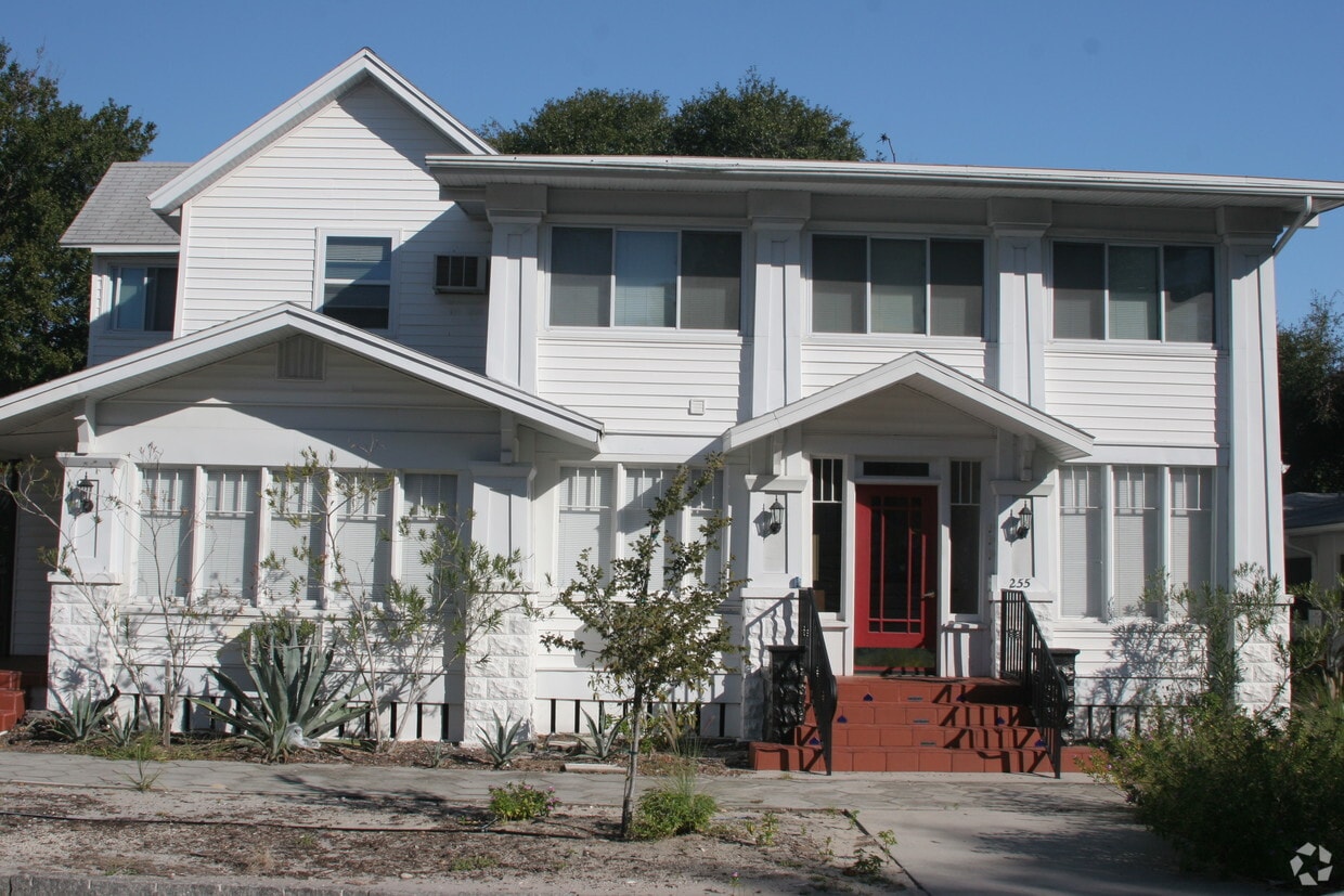 Building Photo - Heritage