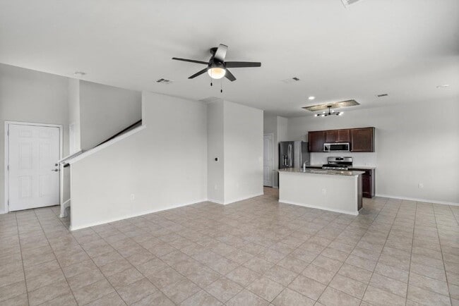 Building Photo - 10116 Gertrudis Lp