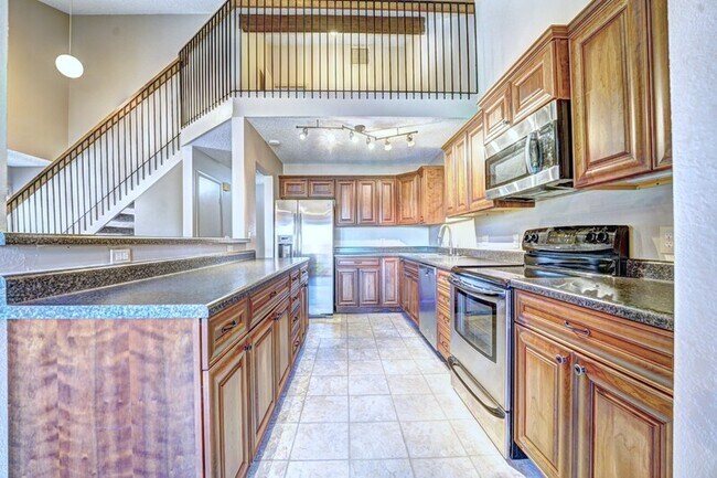 Foto del edificio - 1155 Lakeside Dr