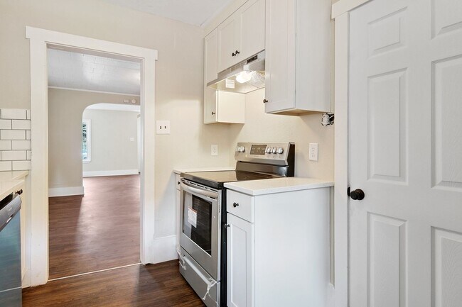 Foto del edificio - Available Now! Bright & Inviting 3 Bedroom...