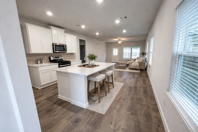 Building Photo - 7914 Alset Dr