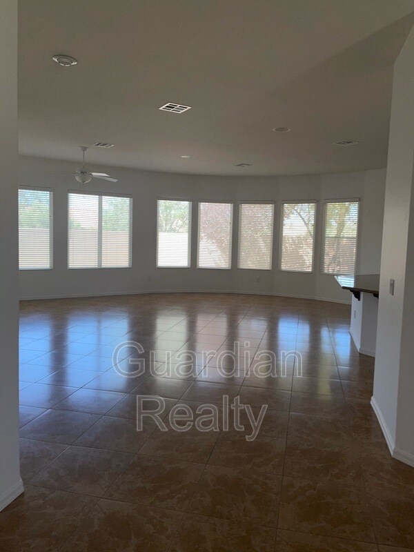 Building Photo - 2334 Sandstone Cliffs Dr