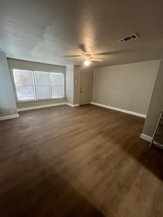 Foto del edificio - 1326 Clinton St