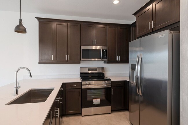 Building Photo - Like Brand New Luxurious Modern 3 Bedroom ...