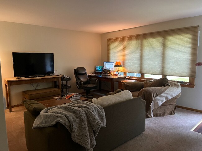 Foto del edificio - 106 S Bobby Ln