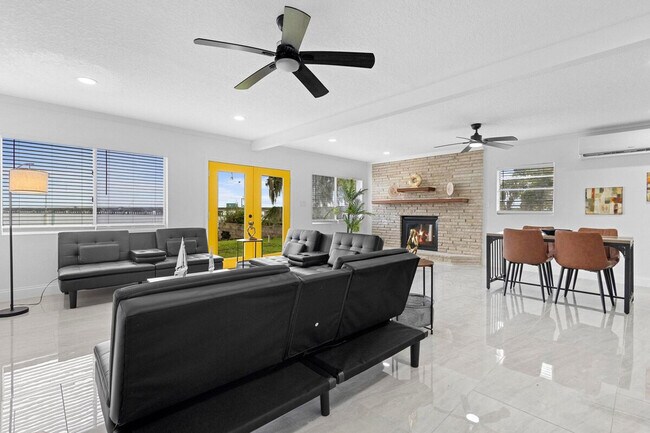 Foto del edificio - 1983 Spring Ave