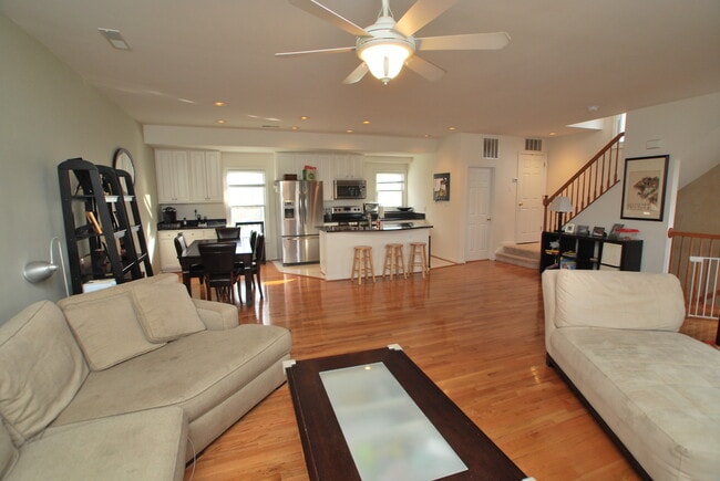 Building Photo - 686 Heathwalk Mews