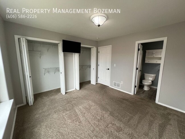 Building Photo - 452 Woodman Dr