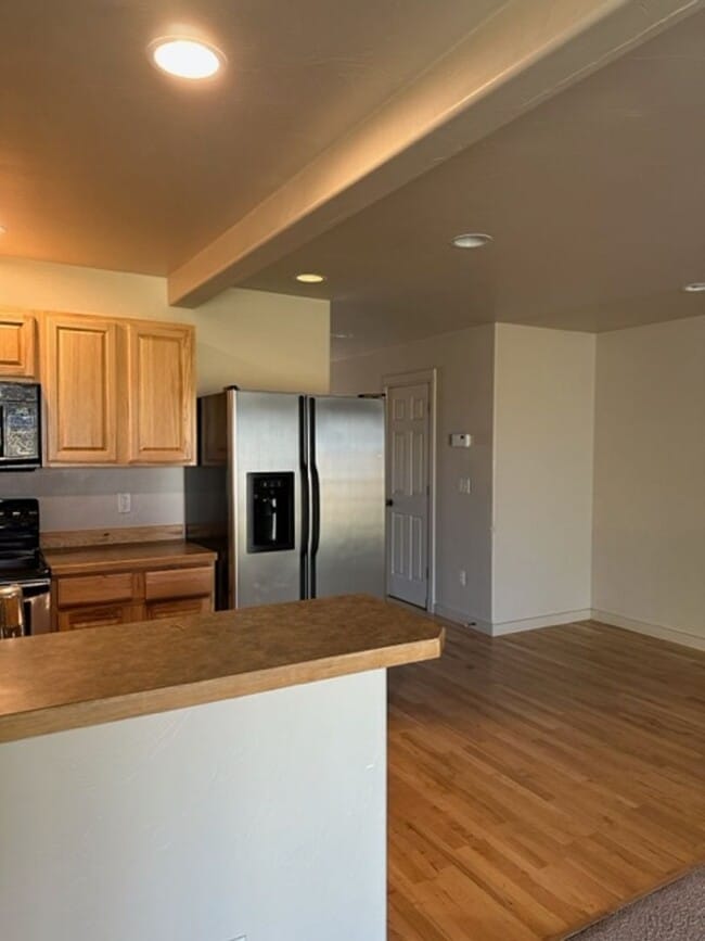 Building Photo - 923 Saxon Way