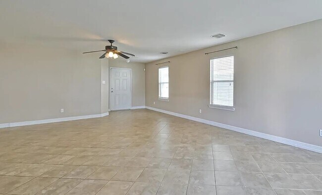 Foto del edificio - 18211 Temple Hill Ln