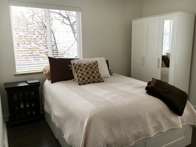 Bedroom - 301 E Kentucky Ave