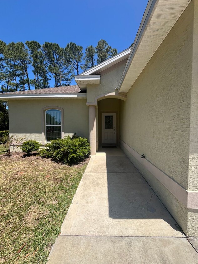 Primary Photo - Charming 3 bedroom, 2 bathroom dulplex loc...