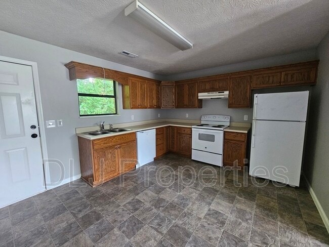 Foto del edificio - 2149 McCleary Rd