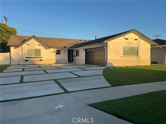 Primary Photo - 18584 Redwood Cir