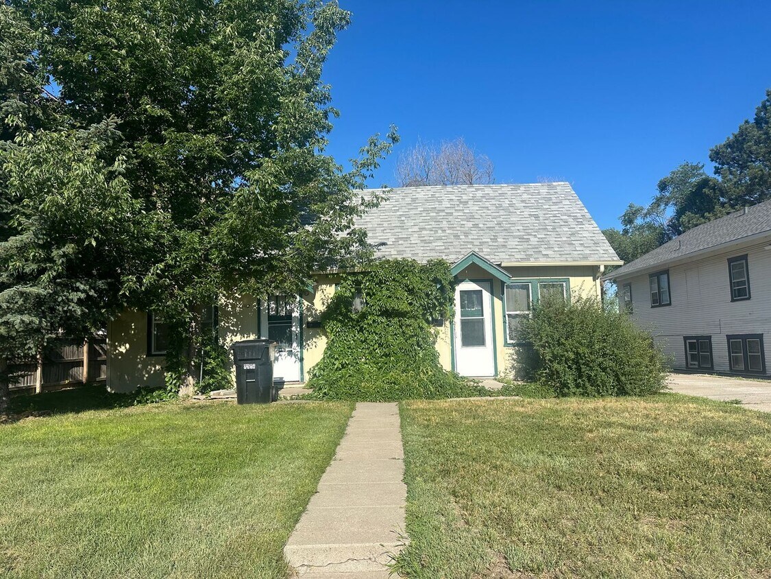 2112 Ave. B Unit 2112, Scottsbluff, NE 69361 Room for Rent in