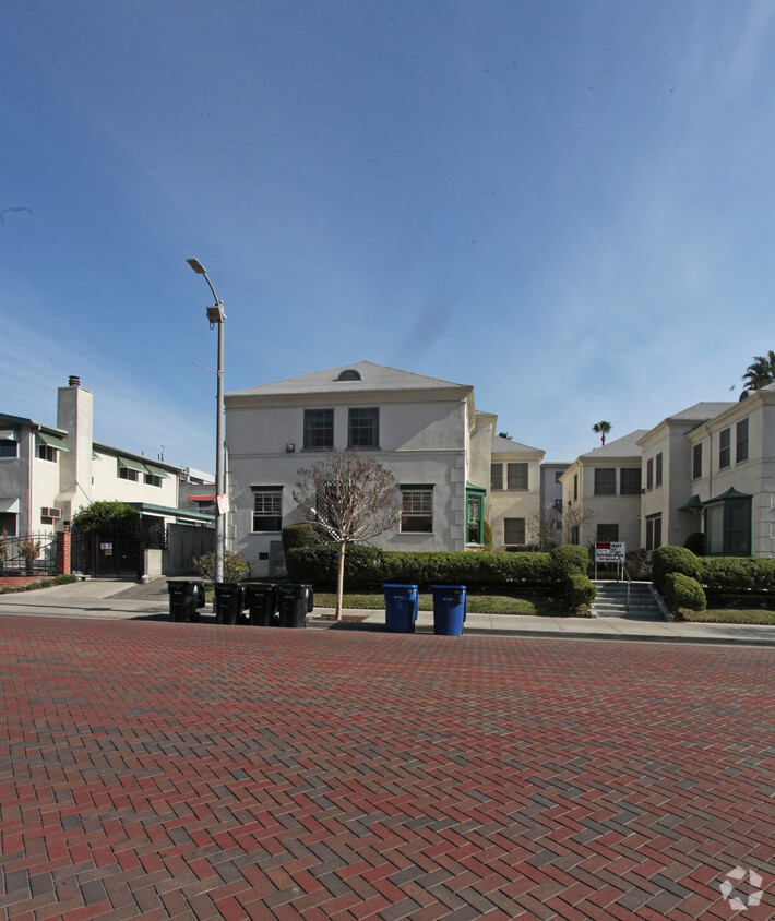 Foto del edificio - 1400-1410 L Ron Hubbard Way