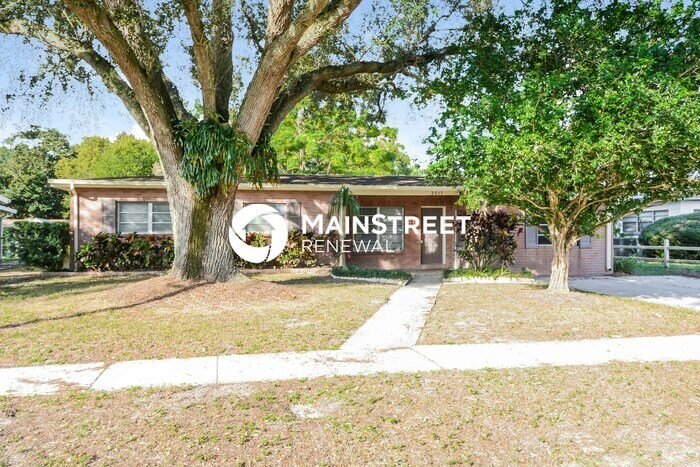 Foto principal - 3 Bedroom Pet-Friendly Home in Tampa, FL w...