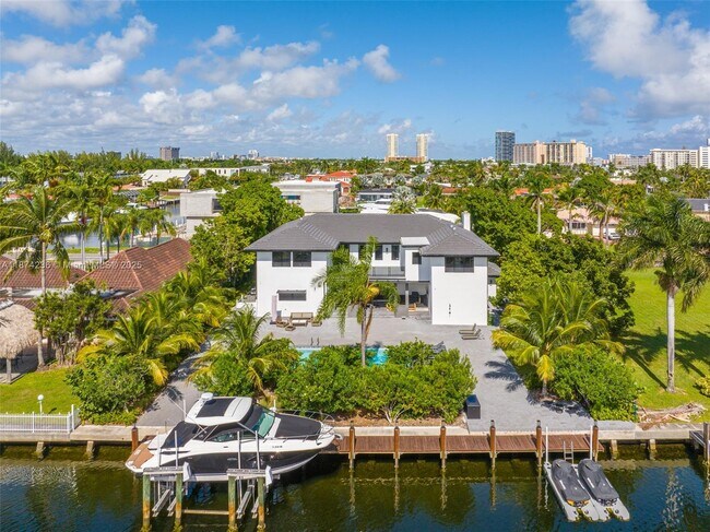 Building Photo - 461 Poinciana Dr