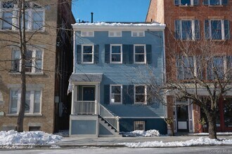 Building Photo - 95 Liberty St