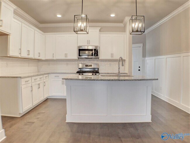 Foto del edificio - 439 Ripple Lk Dr SW