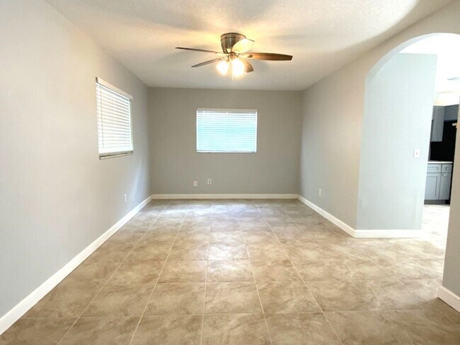 Foto del edificio - Remodeled 3 Bedroom Home with Den!