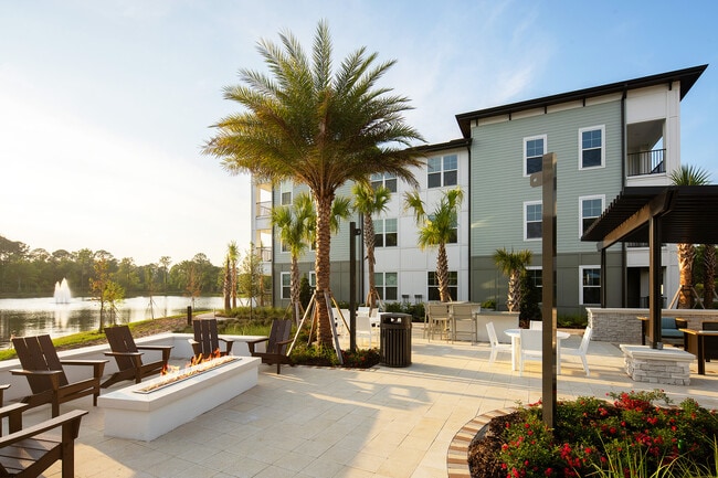 Building Photo - Drift at Town Center East Apartments