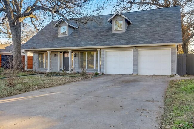 Building Photo - 2507 Rogge Ln
