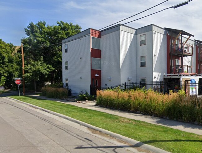 Foto del edificio - SAVE MONEY ON EXTENDED STAYS.  Beautiful Furnished and Completly Supplied Condo in Downtown Misso...