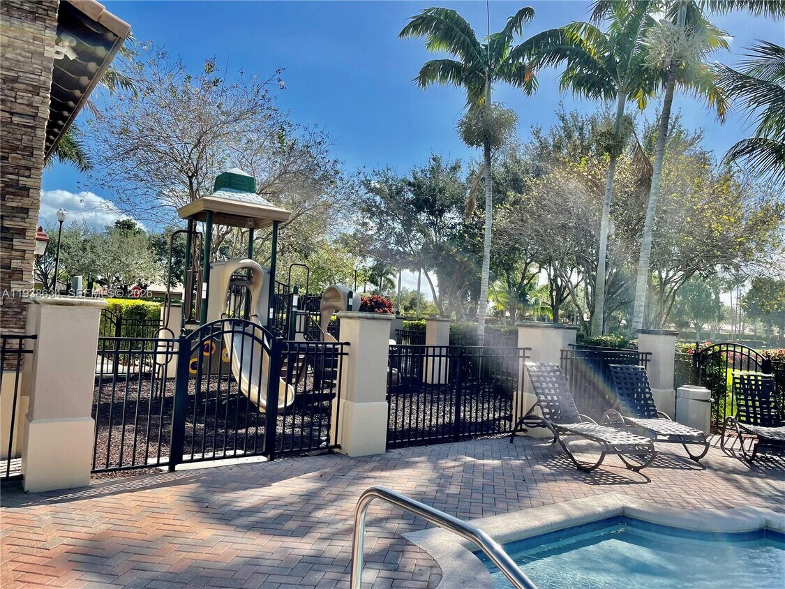 Foto del edificio - 3395 NE 9th Dr