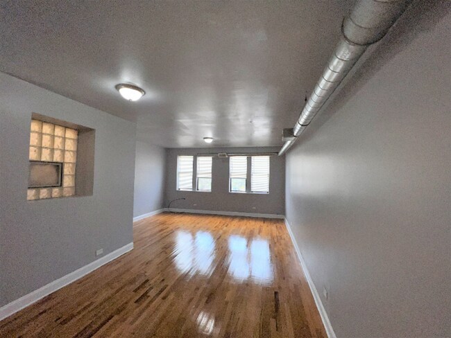 Foto del edificio - 1655 E 79th St