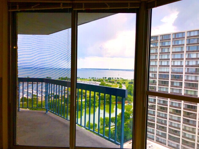 Vistas al lago y a la ciudad - 1660 N Prospect Ave